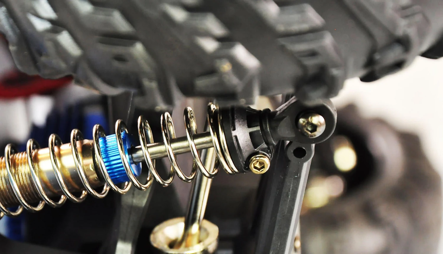 Daphoenodon Monstertruck 4WD 1:12 Mit Gyro RTR, Rot 4 Daphoenodon Monstertruck 4WD 1:12 Mit Gyro RTR, Rot – Bild 4